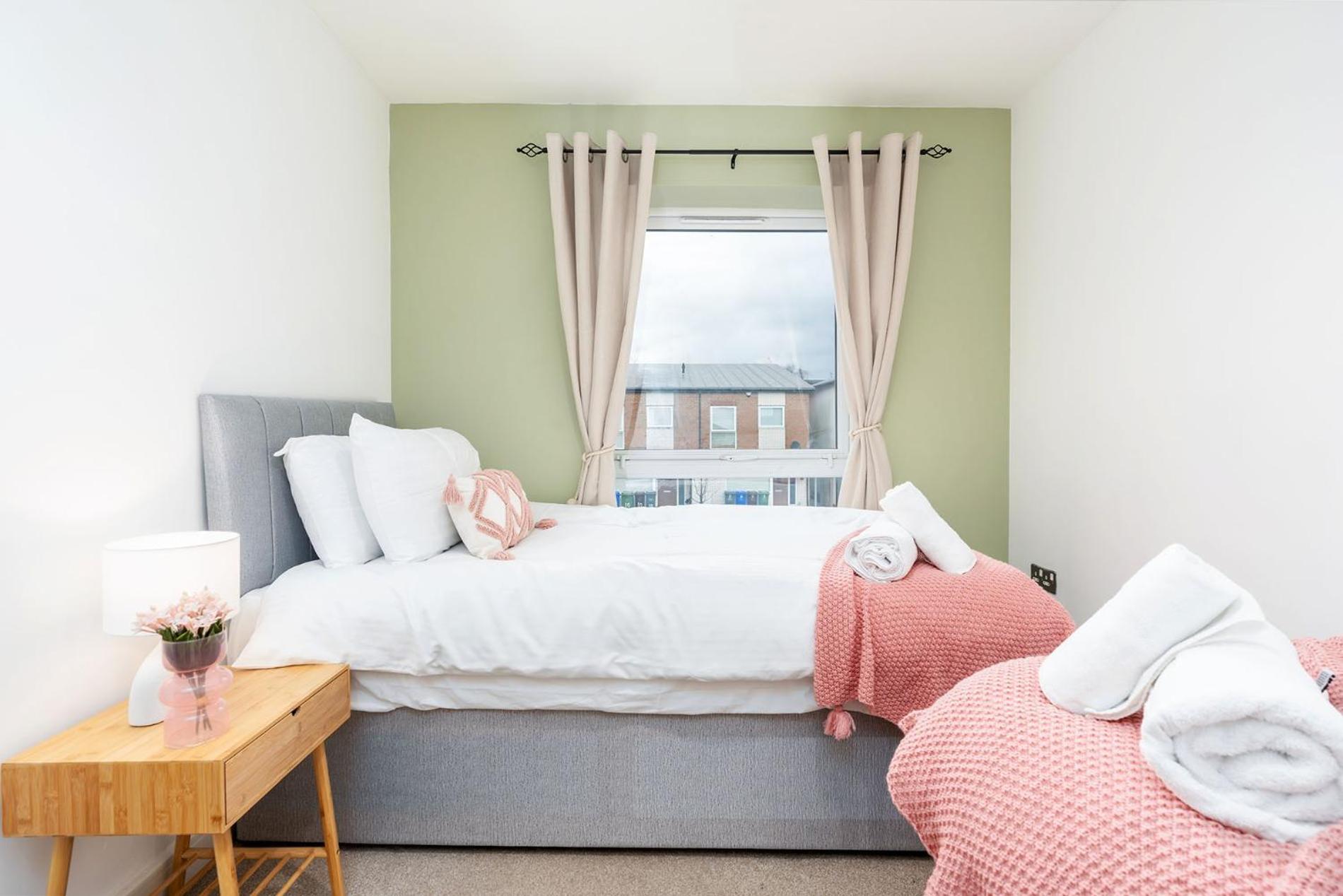 6 Guests - 3 Bedrooms - Free Wi-Fi - Manchester Exteriér fotografie